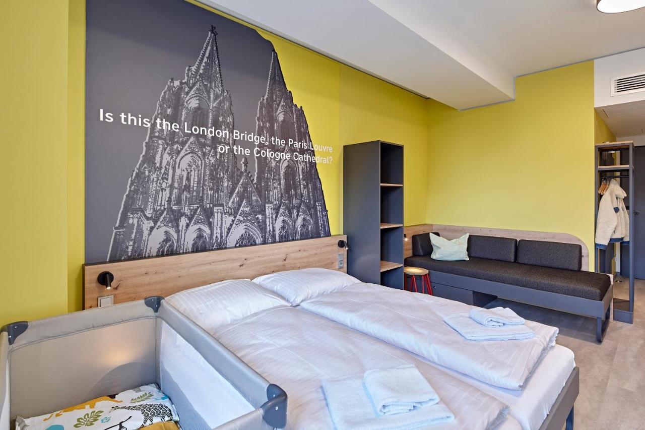 Meininger Hotel Koeln West Buitenkant foto