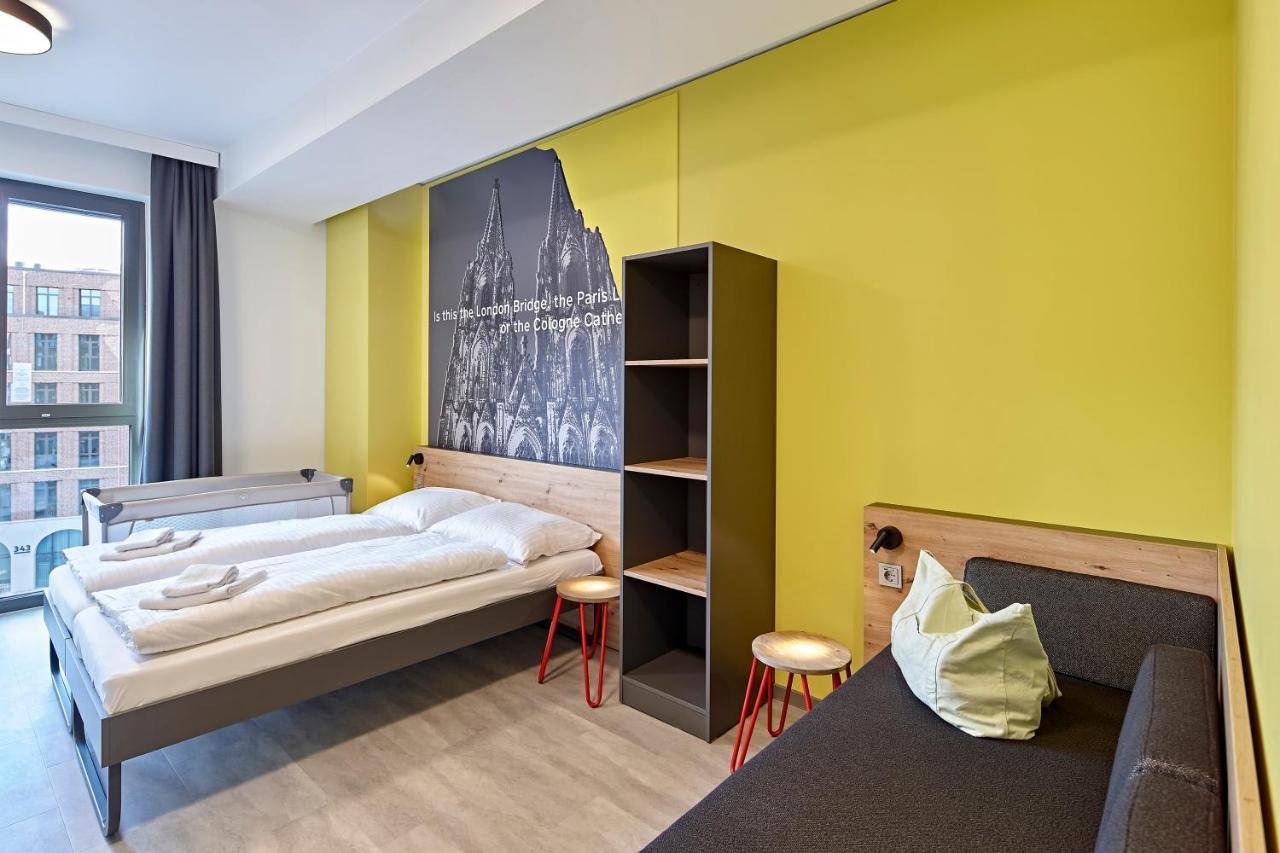 Meininger Hotel Koeln West Buitenkant foto