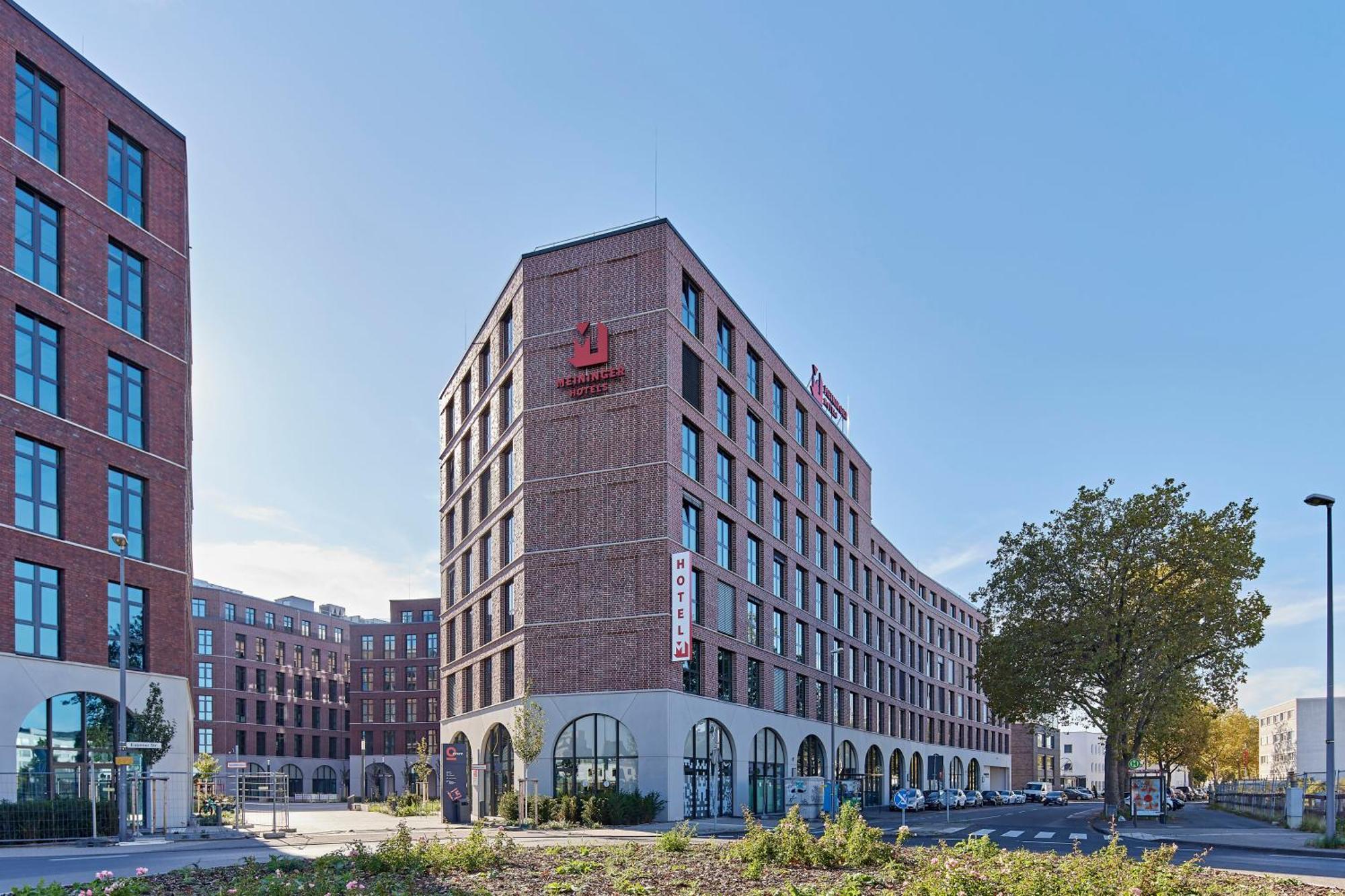 Meininger Hotel Koeln West Buitenkant foto