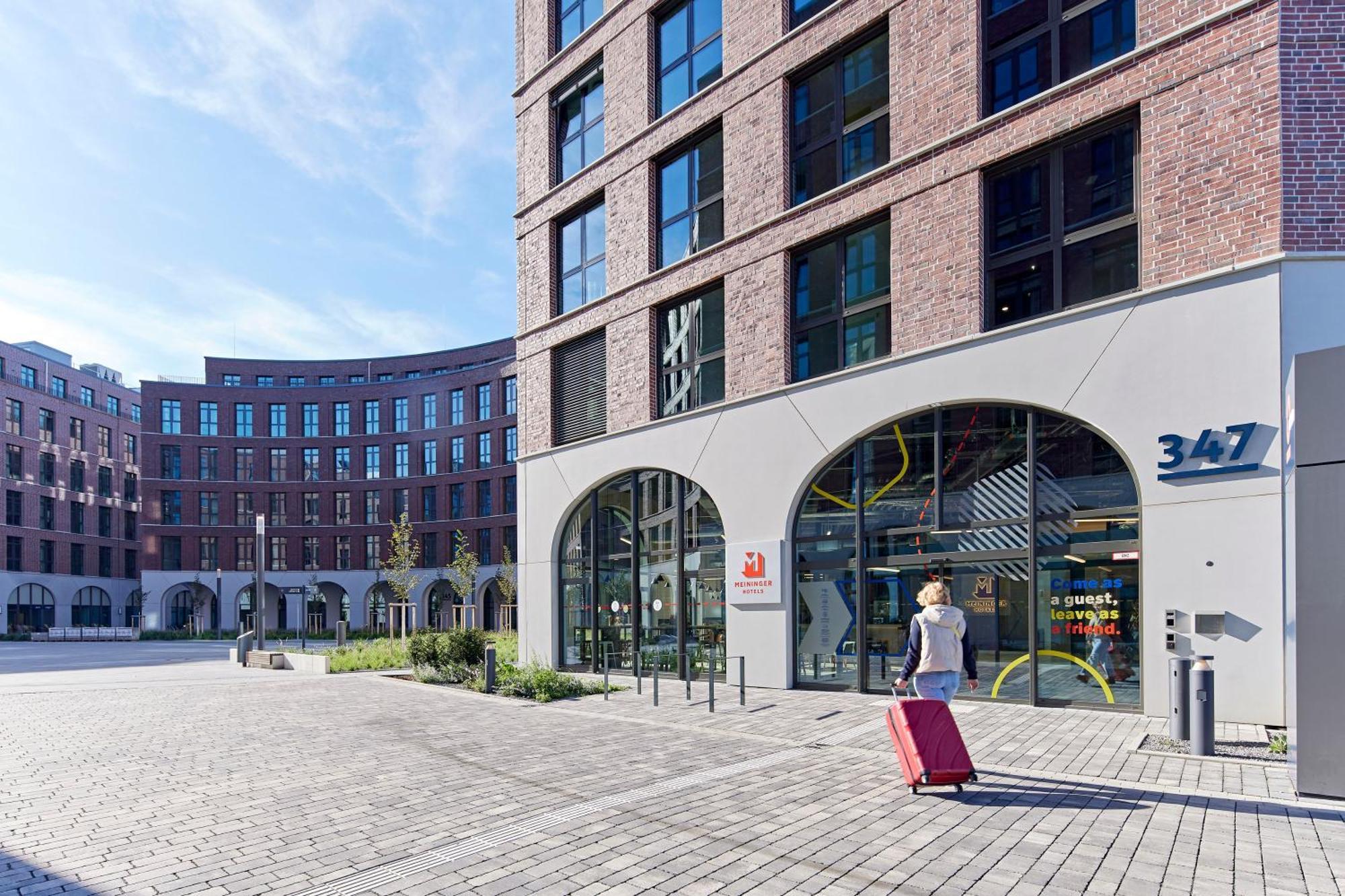 Meininger Hotel Koeln West Buitenkant foto